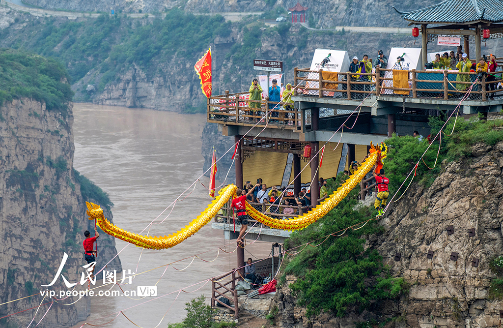山西河津：高空扁带国际挑战赛举行 中国选手夺冠【4】