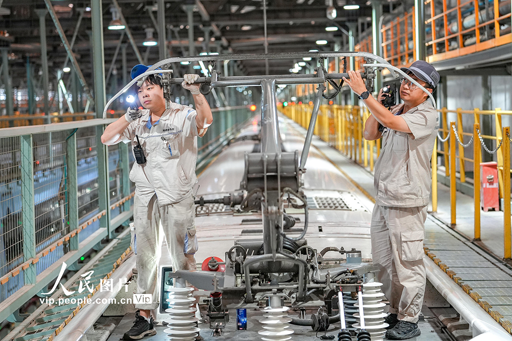 河南郑州：开展动车组秋季整修工作【3】