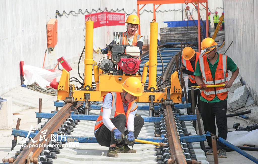 浙江德清：市域铁路铺轨忙【2】