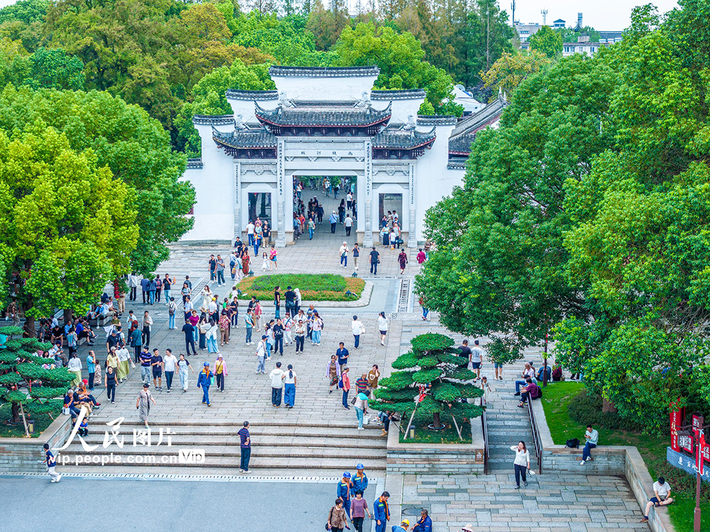 浙江湖州：南浔古镇游人如织【5】