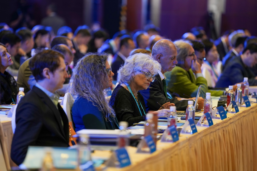 9月23日，嘉宾出席2025北京文化论坛主论坛。新华社记者 鞠焕宗 摄