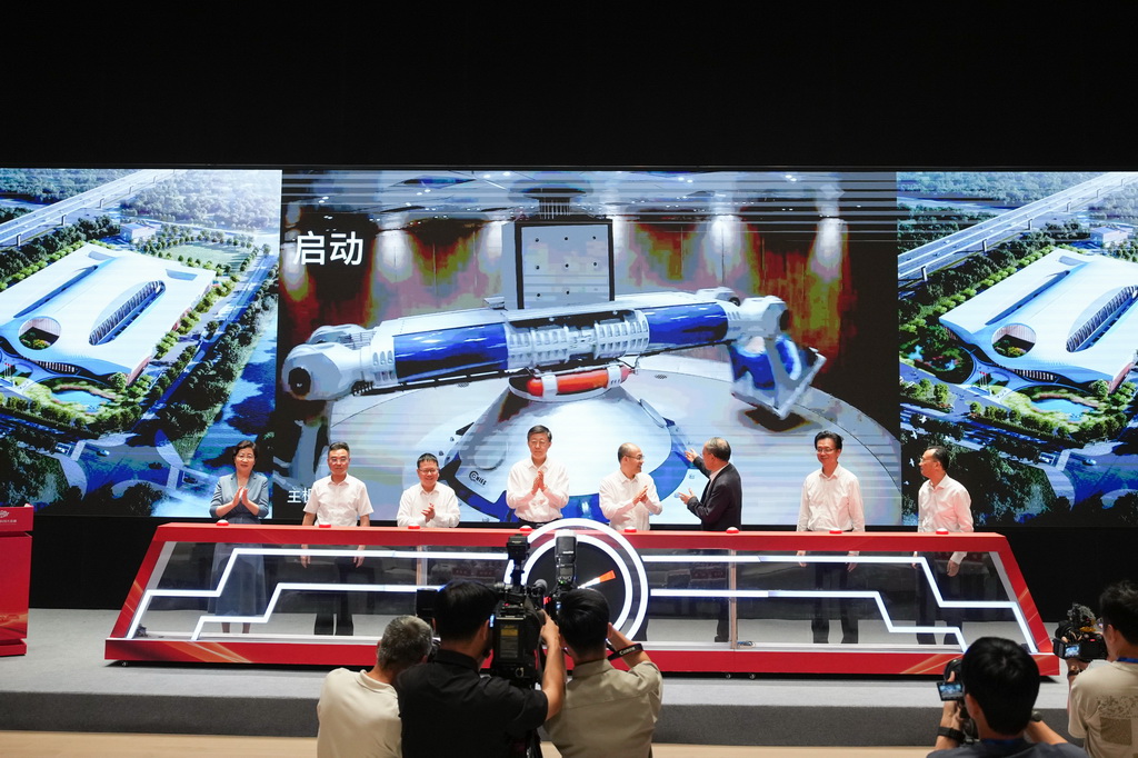 9月29日，国家重大科技基础设施——超重力离心模拟与实验装置启动首台离心机“CHIEF1300”。