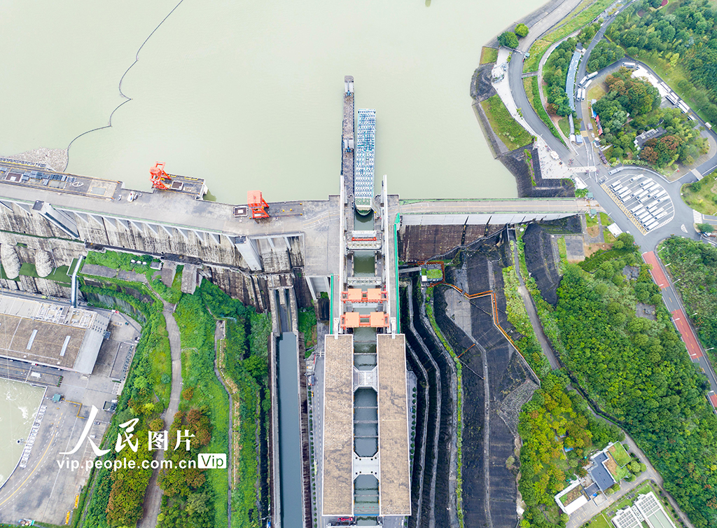 湖北宜昌：三峡升船机圆满完成2025年停航检修任务复航【2】