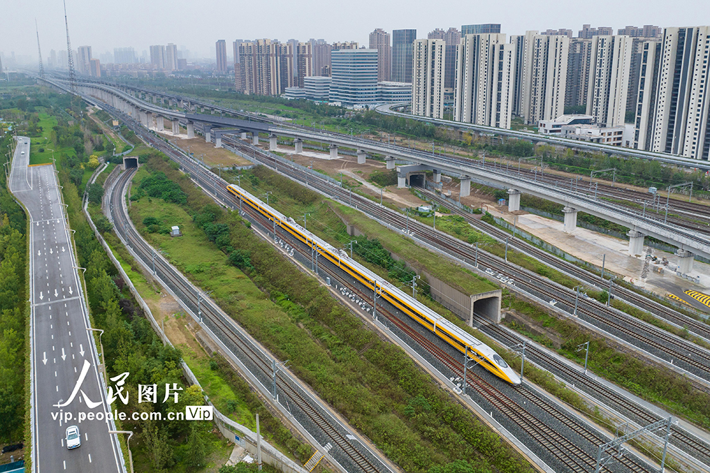 陕西西安：西延高铁启动时速385公里提速试验【4】