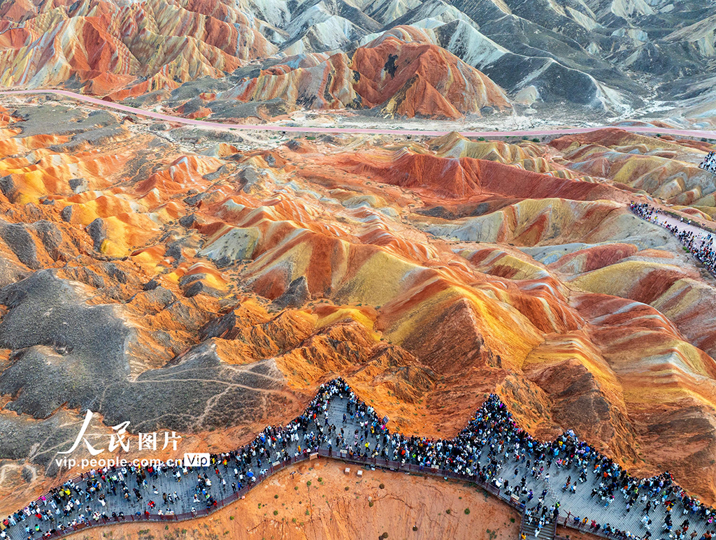 甘肃张掖：七彩丹霞迎客来【6】