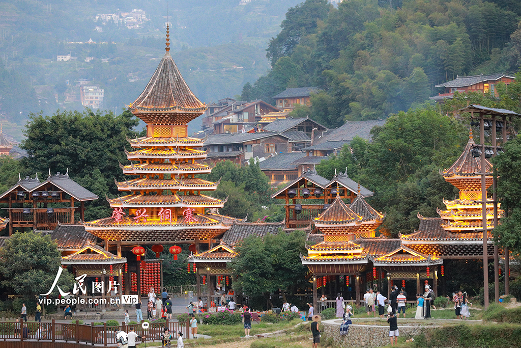 贵州黎平：肇兴侗寨游人如织【2】