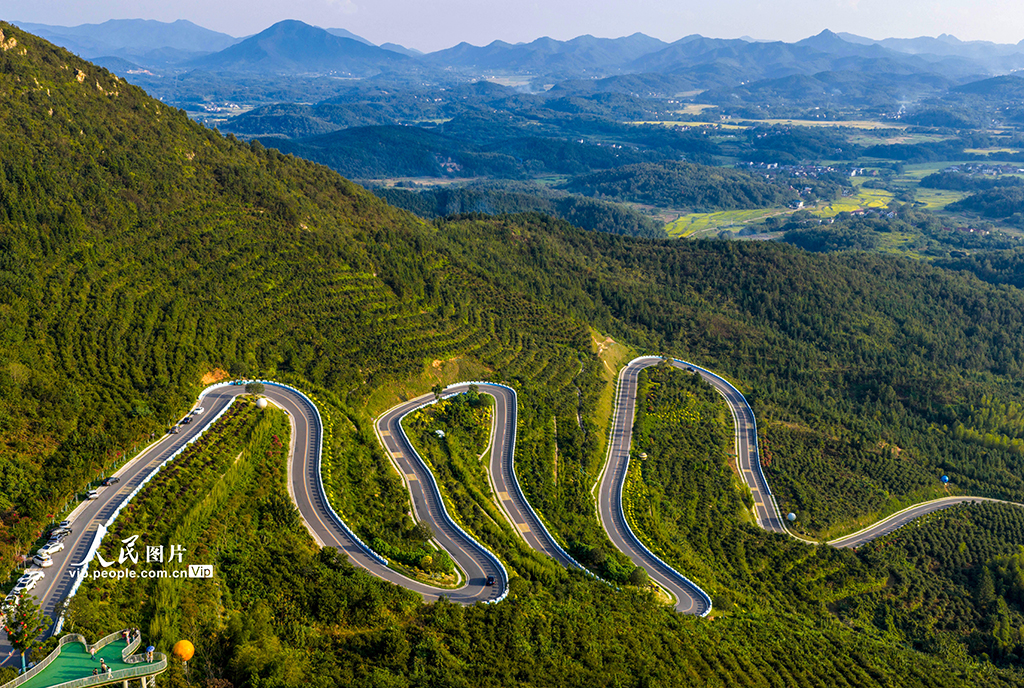 安徽庐江：山路弯弯助力乡村振兴【5】