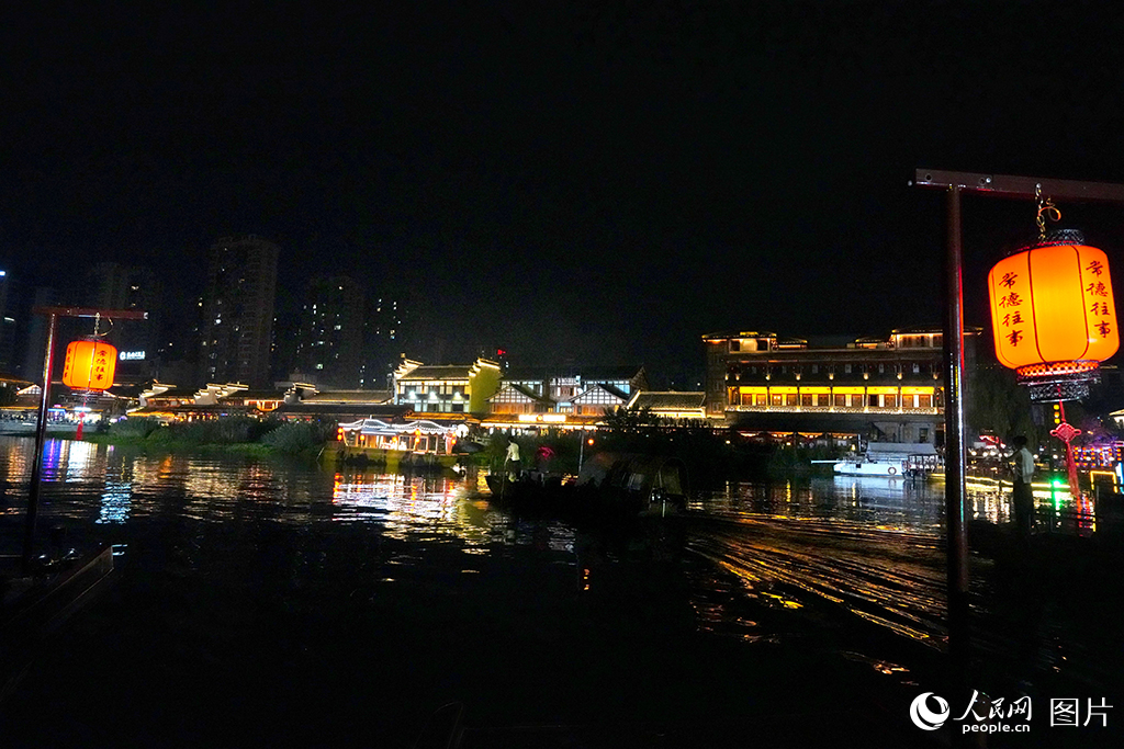 湖南常德：大型行进式实景演出引游客【3】