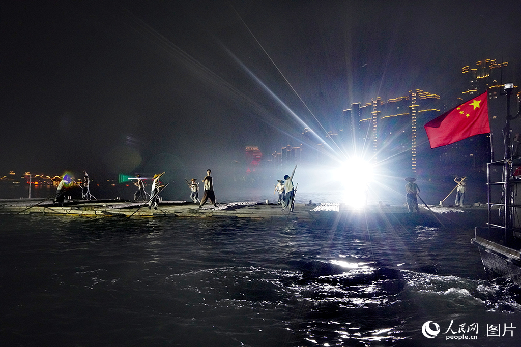 湖南常德：大型行进式实景演出引游客【4】