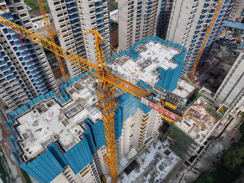 10月9日拍摄的南宁市鸡村城中村改造项目建设现场（无人机照片）。