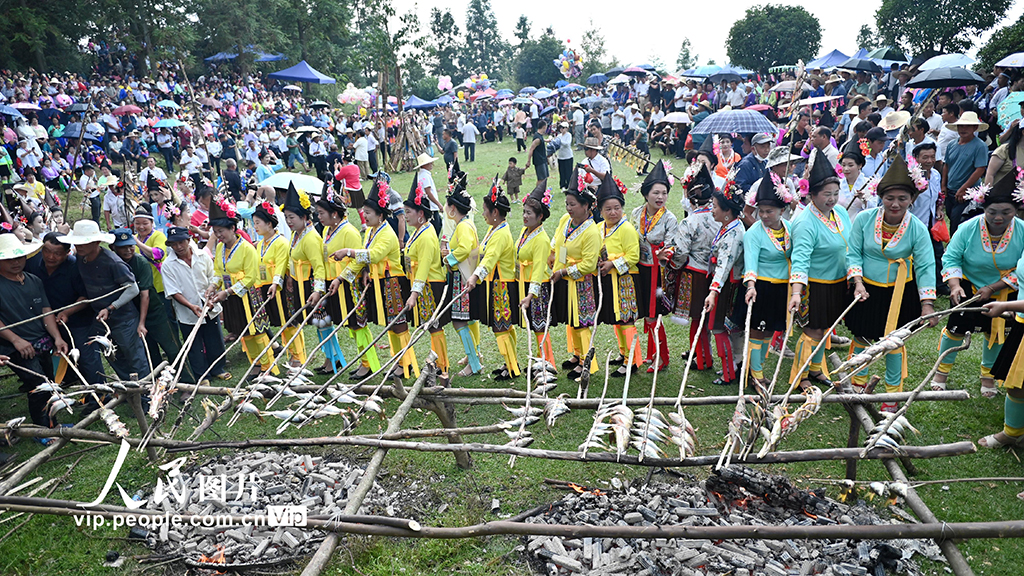 广西融水：传统“烧鱼节”庆丰收【5】