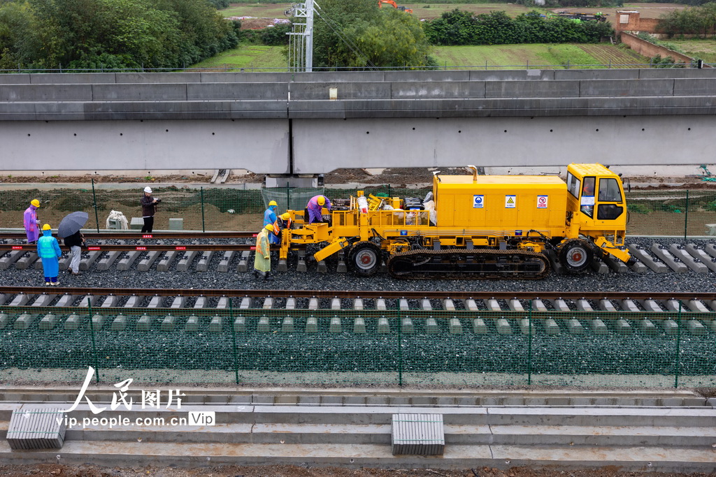 陕西西安：西康高铁全线铺轨正式启动【3】
