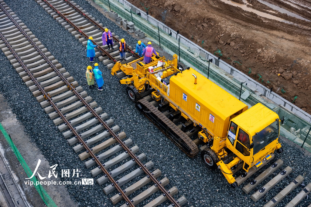 陕西西安：西康高铁全线铺轨正式启动【2】