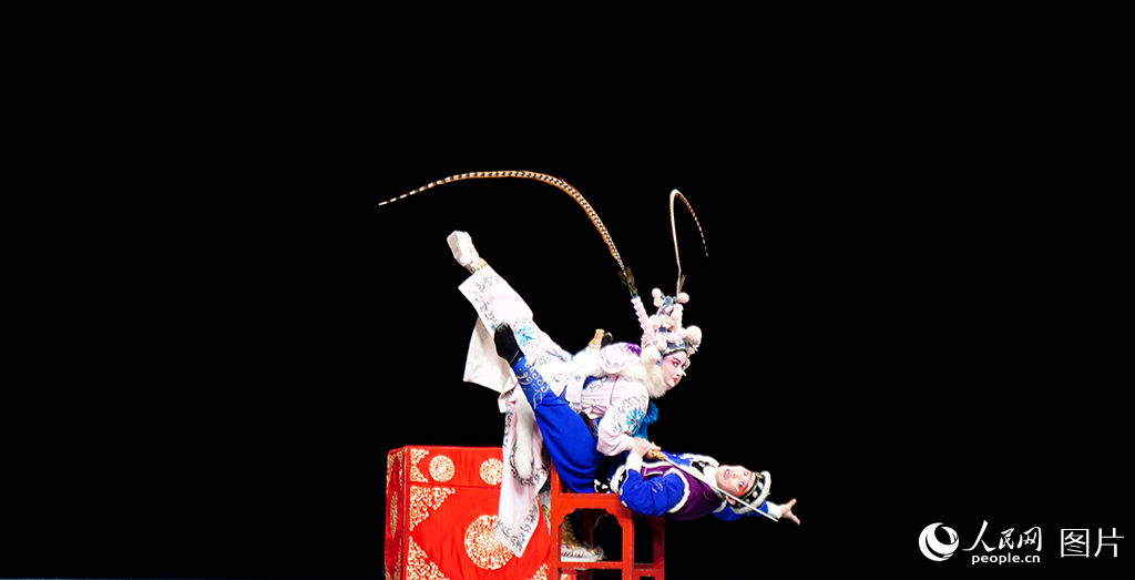 婺剧选段精彩上演。