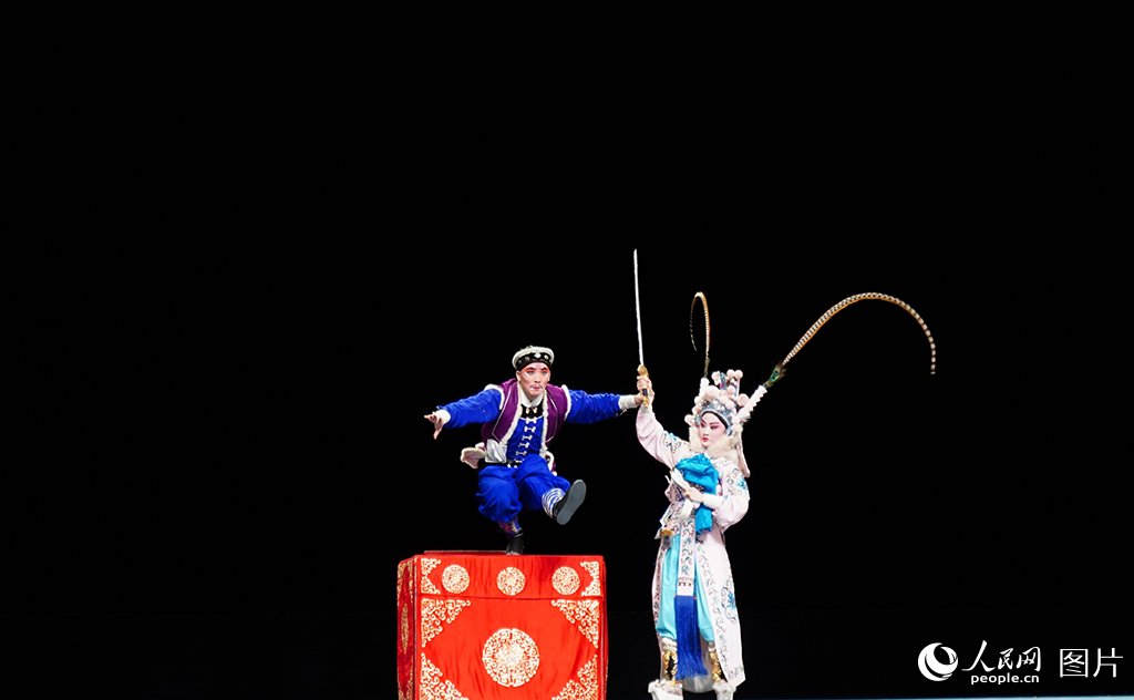 婺剧选段精彩上演。