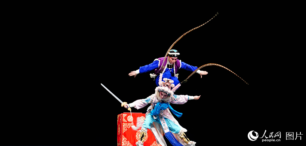 婺剧选段精彩上演。