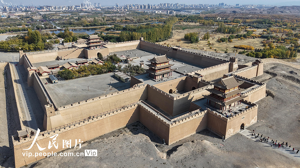 甘肃嘉峪关：大漠雄关迎宾客【2】