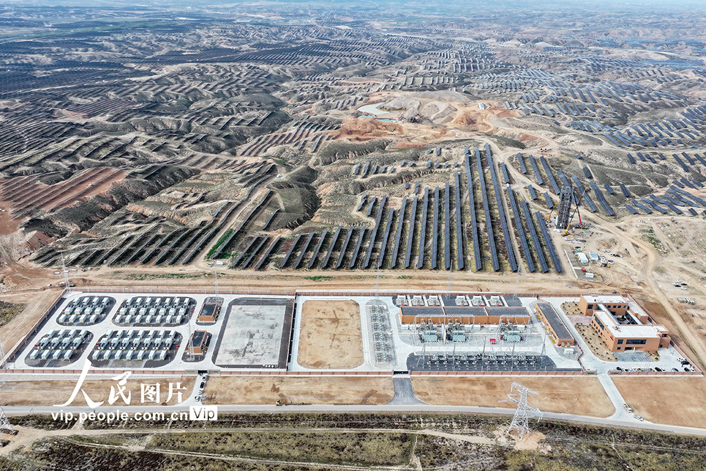 宁夏吴忠：“沙戈荒”清洁能源助力绿色发展【2】