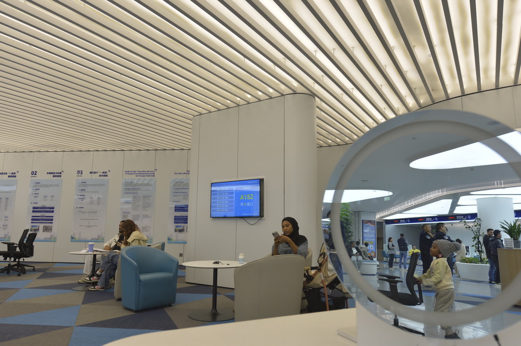 这是10月30日拍摄的浙江义乌市国际贸易服务中心。