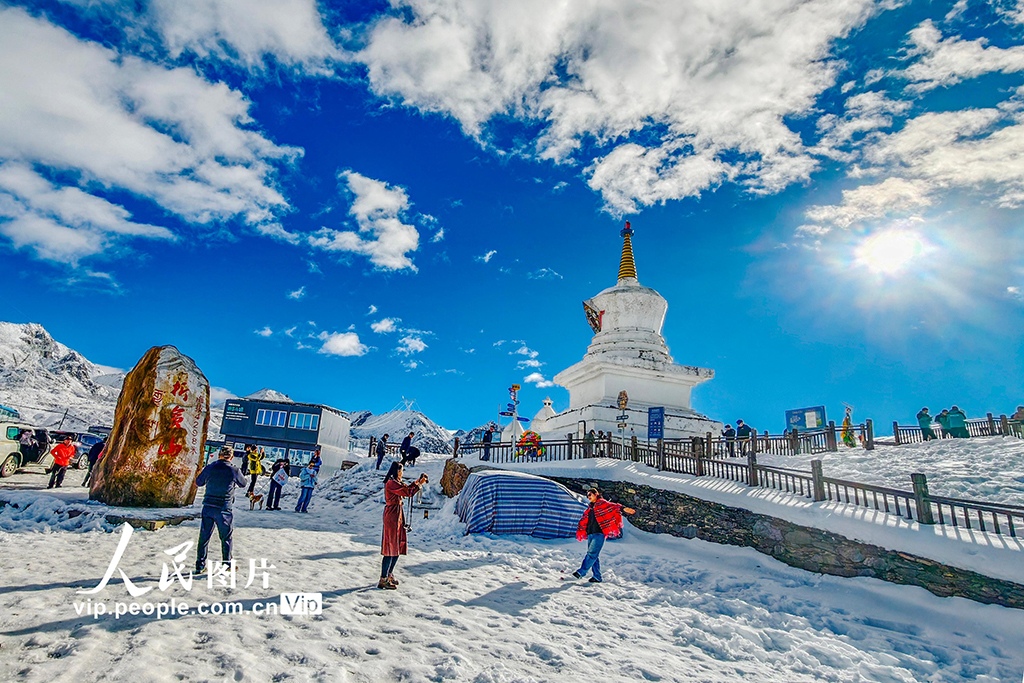 四川康定:折多山白雪皑皑【2】