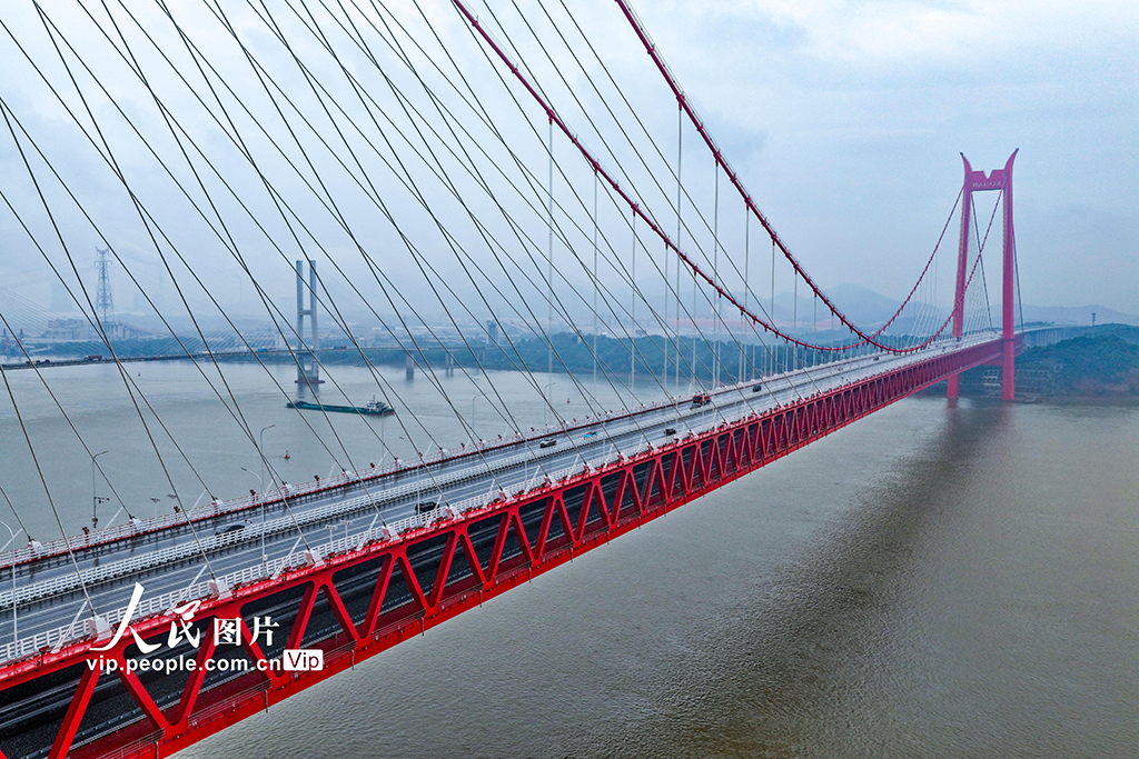 安徽铜陵:G3铜陵长江公铁大桥正式通车【2】