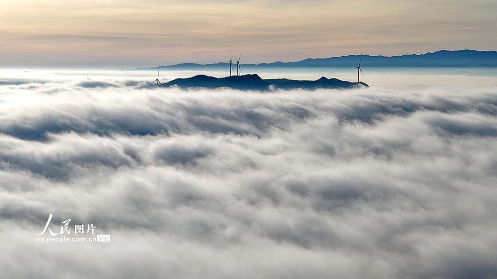 云南弥勒:云海风电美如画【4】