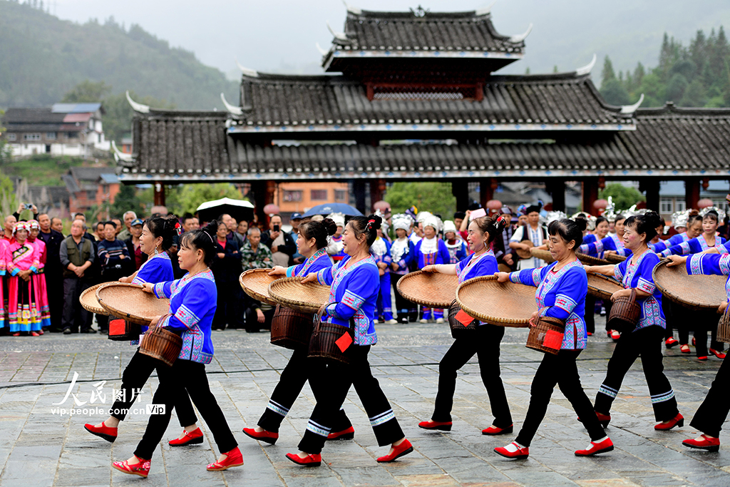 广西龙胜:“糯粑节”庆丰收【2】