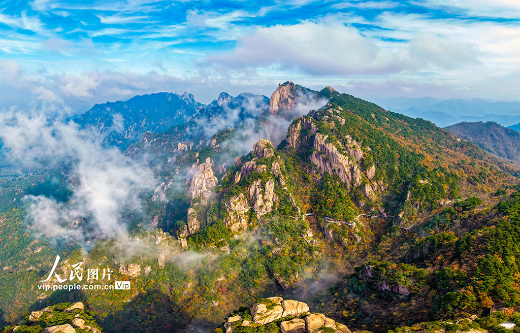安徽池州:漫步高空栈道 欣赏绚丽秋色【3】