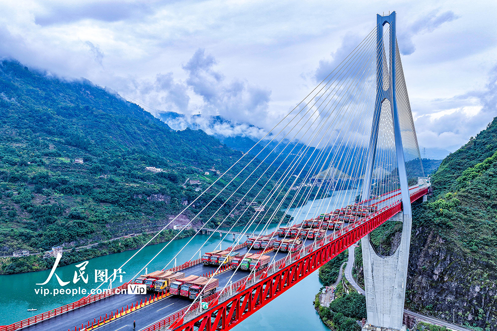 四川屏山：新市金沙江特大桥完成荷载试验【2】