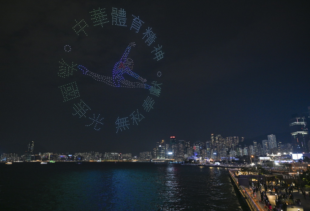 香港举行“体育力量 闪耀香江”大型无人机表演【3】