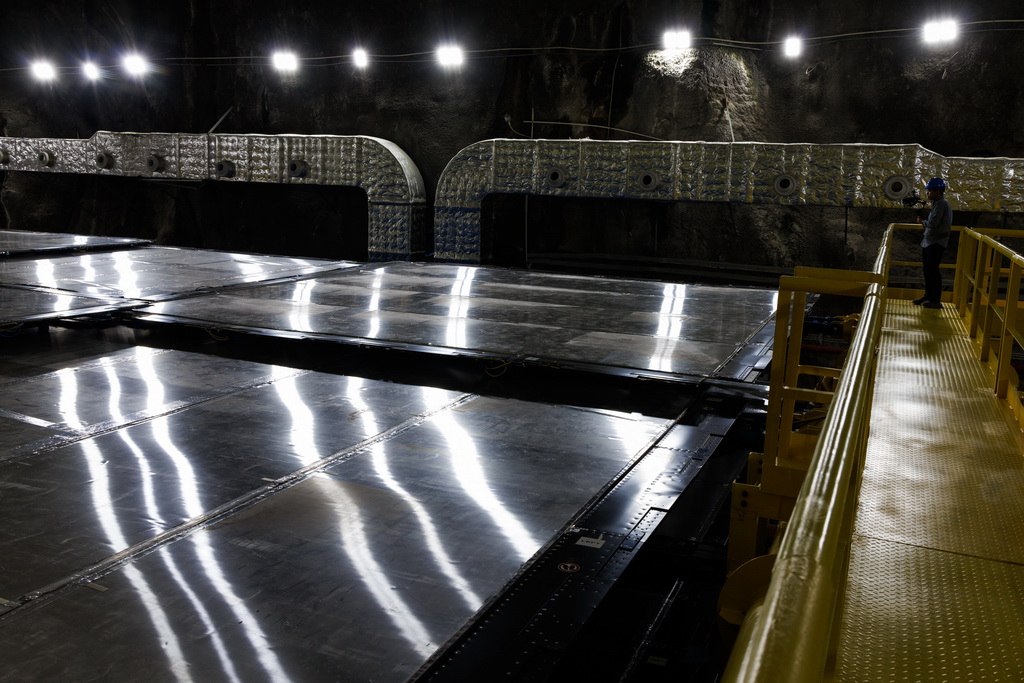 11月18日在江门中微子实验大厅拍摄的缪子探测装置。