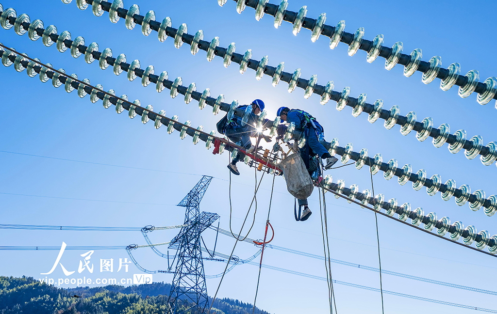 安徽六安：应对寒潮 保冬季电力供应【4】