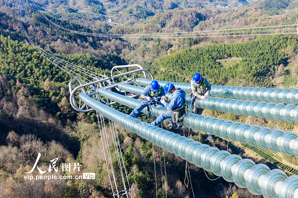 安徽六安：应对寒潮 保冬季电力供应【2】