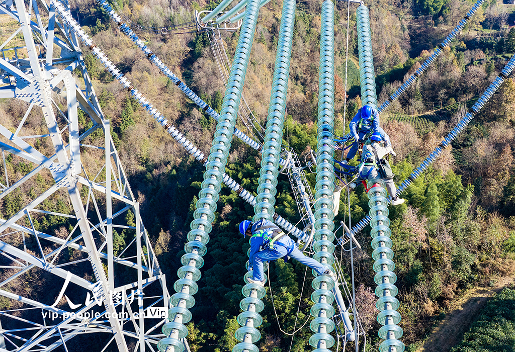 安徽六安：应对寒潮 保冬季电力供应【7】