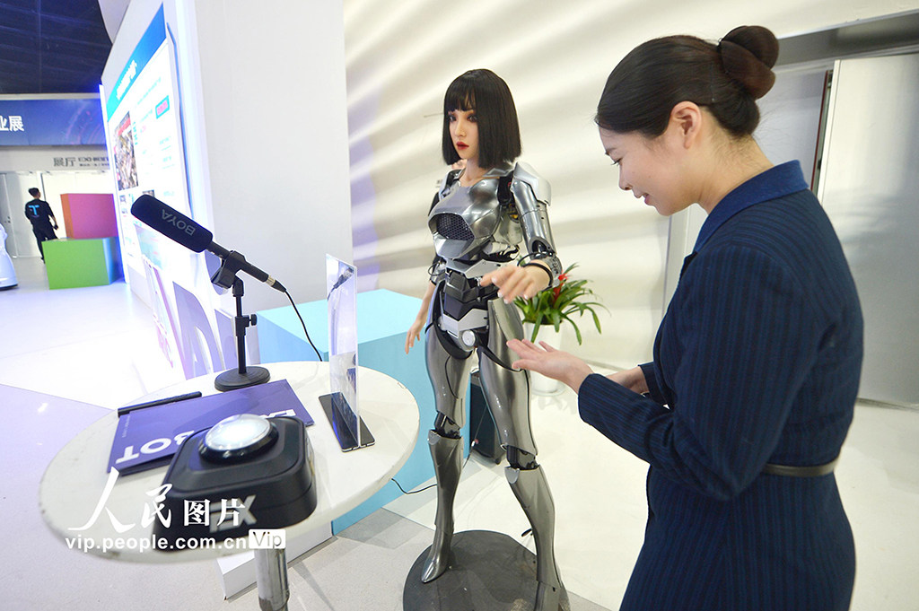 山东:2025青岛虚拟现实创新大会启幕【4】