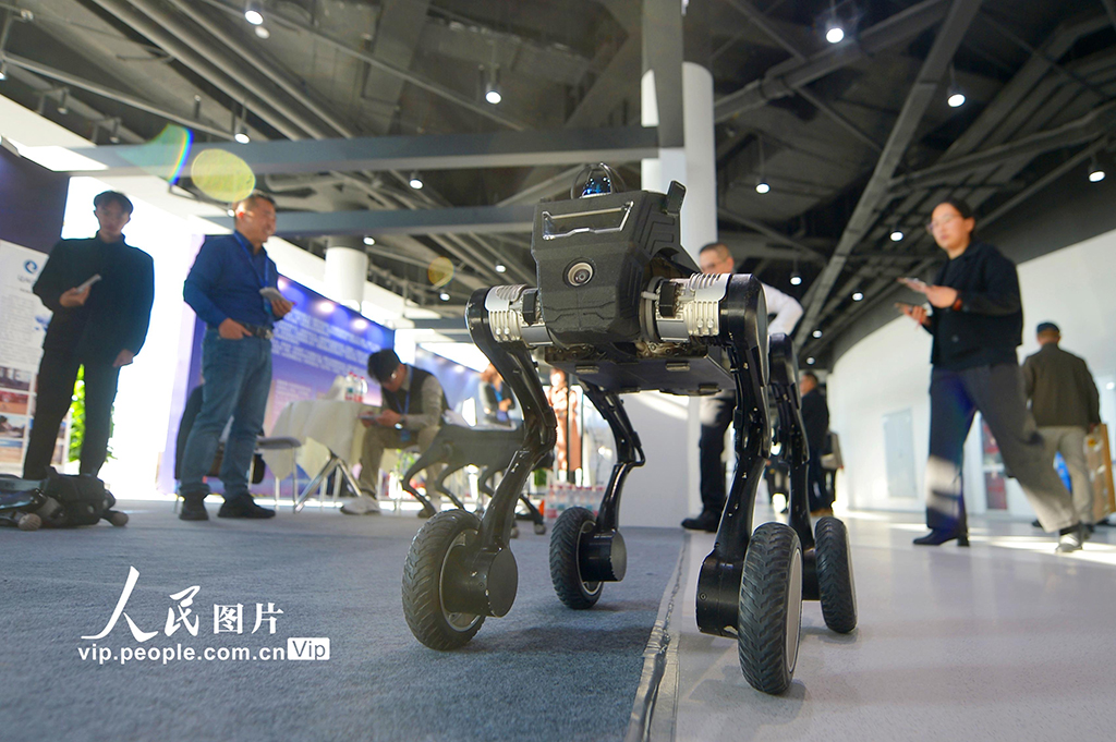 山东:2025青岛虚拟现实创新大会启幕【5】