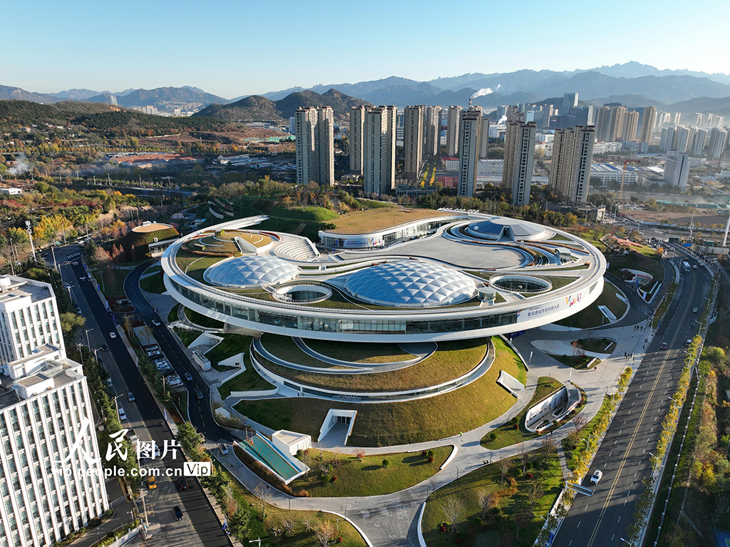 山东:2025青岛虚拟现实创新大会启幕【10】