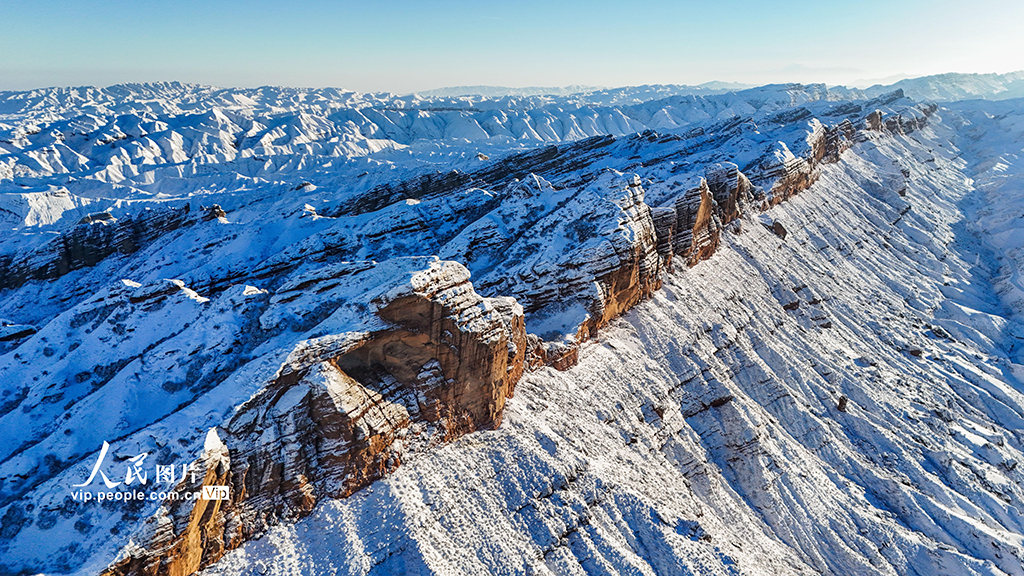 新疆呼图壁:雪映丹霞 展现壮美冬日画卷【5】