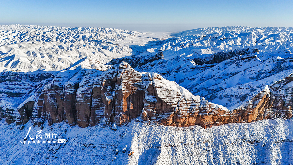 新疆呼图壁:雪映丹霞 展现壮美冬日画卷【4】