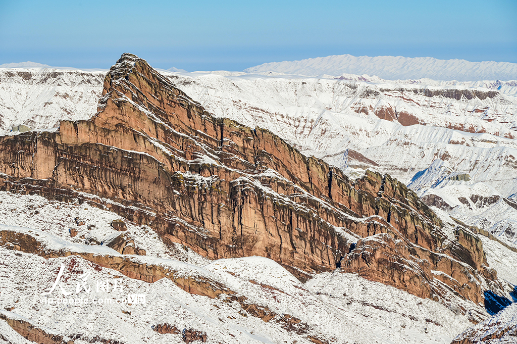 新疆呼图壁:雪映丹霞 展现壮美冬日画卷【9】