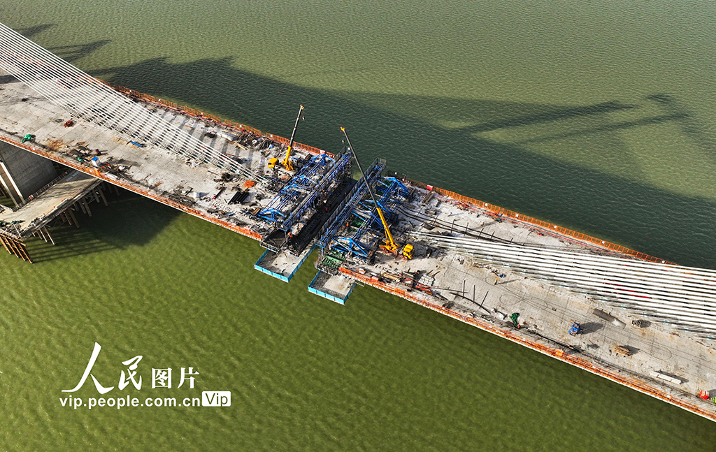 四川阆中:阆营高速嘉陵江特大桥建设有序推进【3】