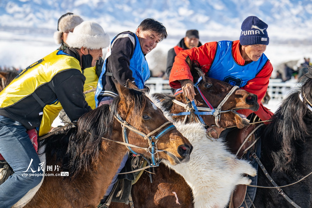 新疆吉木萨尔：雪地叼羊比赛精彩纷呈【4】