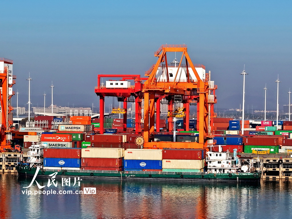 江西赣江新区：龙头岗综合码头作业忙【2】