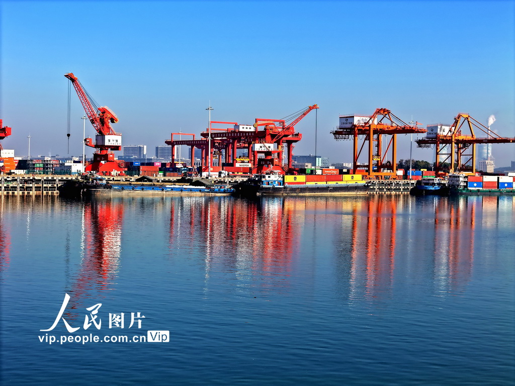 江西赣江新区：龙头岗综合码头作业忙【4】