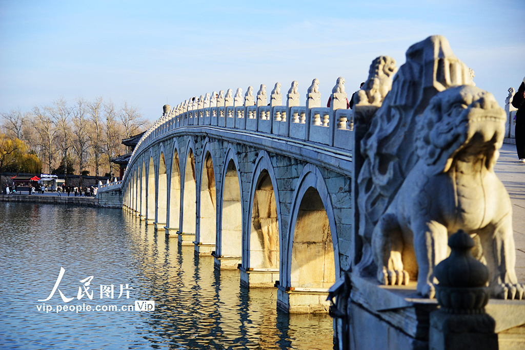 北京：颐和园再现“金光穿洞”景观【2】