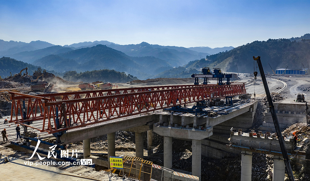 云南文山：那兴高速公路建设有序推进【3】