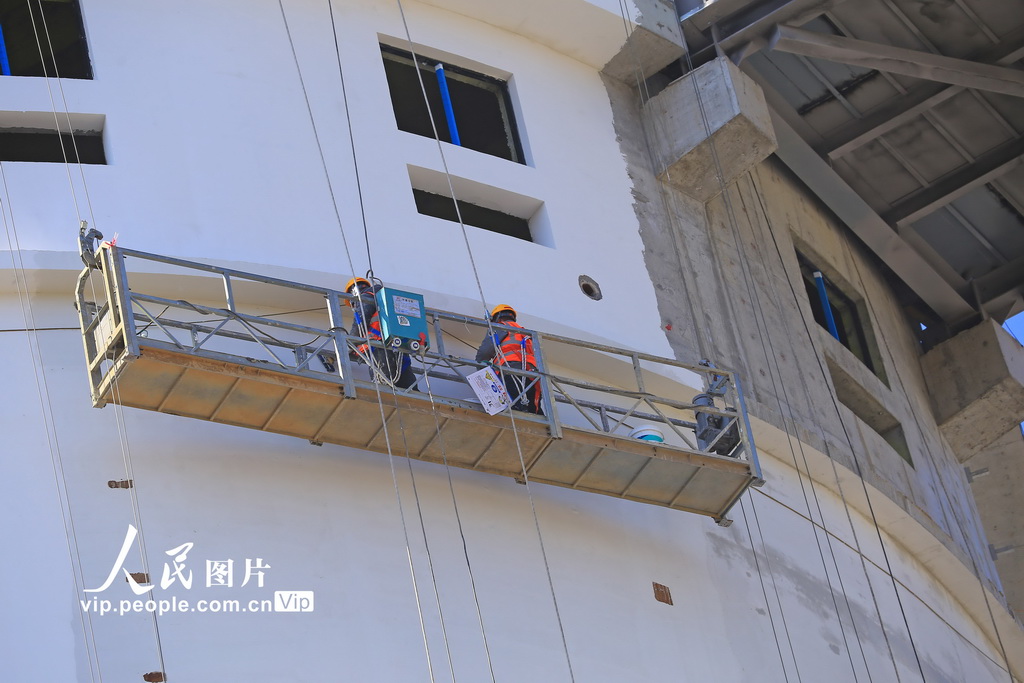 2025年12月6日拍摄的位于浙江省玉环市大麦屿码头的中央储备粮玉环直属库有限公司仓储项目施工现场。