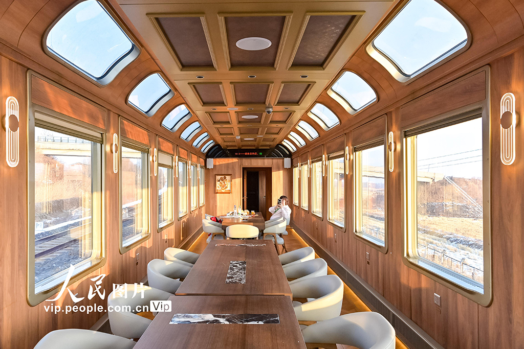 黑龙江：“伊春号”旅游专列试运行【5】