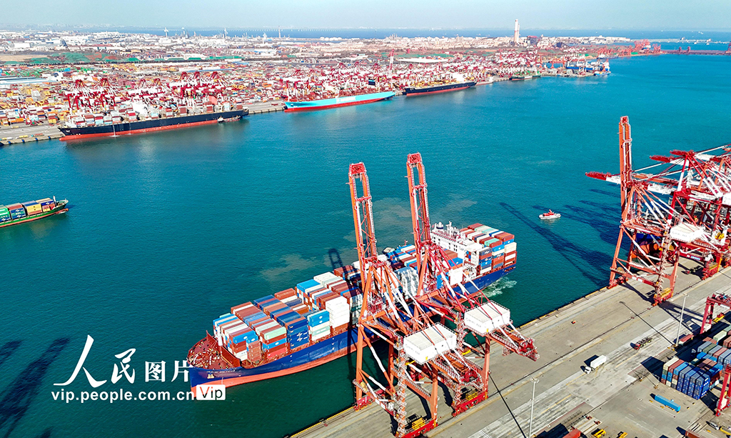 山东港口青岛港2025年货物吞吐量突破7亿吨【4】