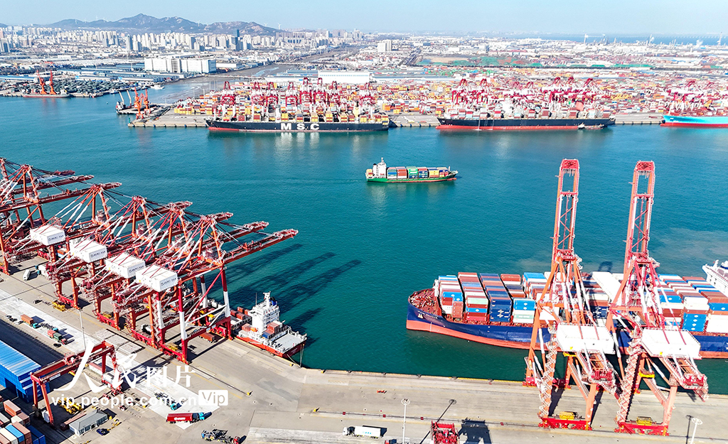 山东港口青岛港2025年货物吞吐量突破7亿吨【7】
